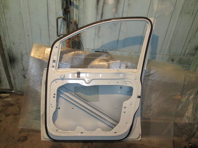 Дверь передняя правая Volkswagen Touran 1 2003-2006 на Volkswagen Touran 1