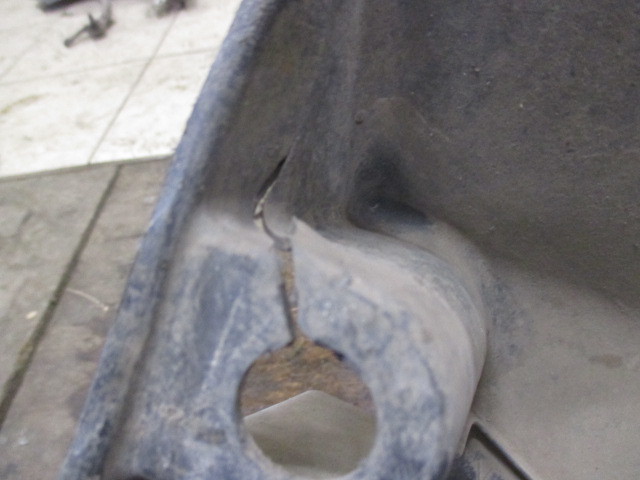 Защита топливного бака Toyota RAV 4  (CA40) 2012-2015 на Toyota RAV 4  (CA40)