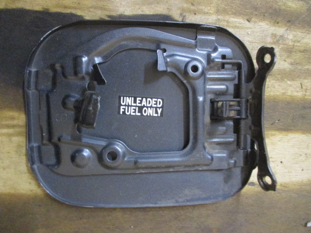 Лючок бензобака Toyota RAV 4 (XA30) 2005-2010 на Toyota RAV 4 (XA30)