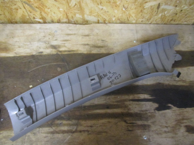 Обшивка стойки Toyota RAV 4 (XA30) 2005-2010 на Toyota RAV 4 (XA30)