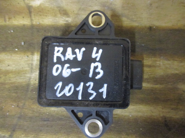 Датчик курсовой устойчивости Toyota RAV 4 (XA30) 2005-2010 на Toyota RAV 4 (XA30)