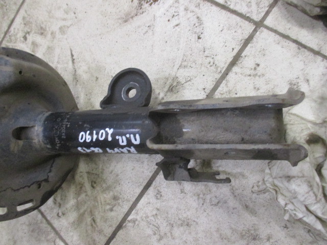 Амортизатор передний правый Toyota RAV 4 (XA30) 2005-2010 на Toyota RAV 4 (XA30)