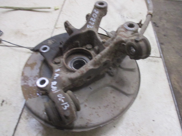 Кулак поворотный задний левый Toyota RAV 4 (XA30) 2005-2010 на Toyota RAV 4 (XA30)