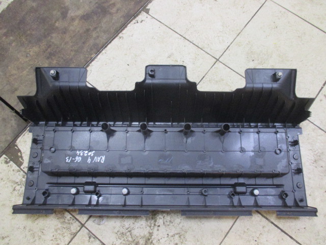 Ящик для инструментов Toyota RAV 4 (XA30) 2005-2010 5857742030 на Toyota RAV 4 (XA30)