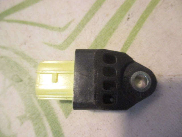Датчик AIR BAG Toyota RAV 4 (XA30) 2005-2010 на Toyota RAV 4 (XA30)