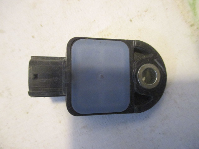 Датчик AIR BAG Toyota RAV 4 (XA30) 2005-2010 на Toyota RAV 4 (XA30)
