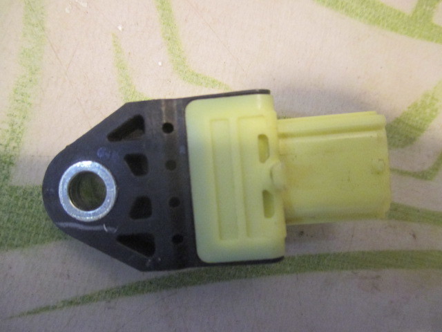 Датчик AIR BAG Toyota RAV 4 (XA30) 2005-2010 на Toyota RAV 4 (XA30)