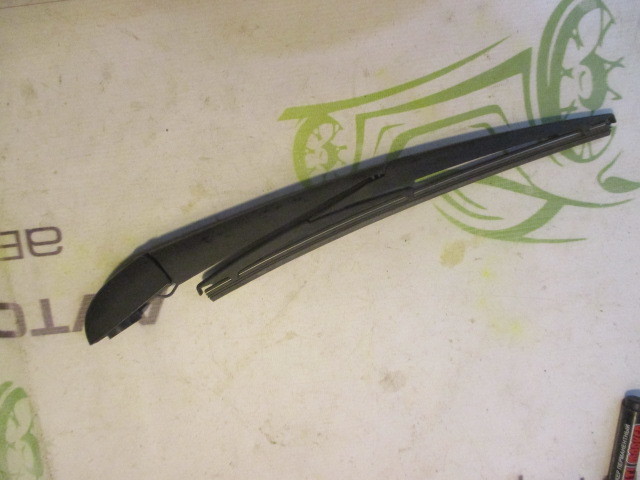 Поводок стеклоочистителя заднего Toyota RAV 4 (XA30) 2005-2010 на Toyota RAV 4 (XA30)