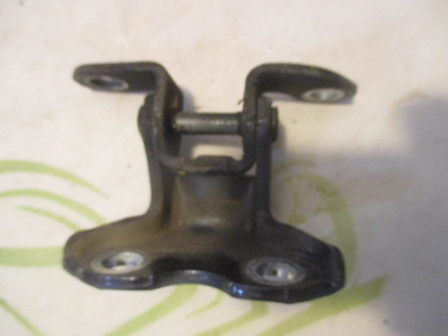 Петля двери Toyota RAV 4 (XA30) 2005-2010 на Toyota RAV 4 (XA30)