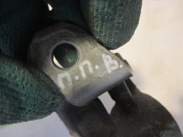 Петля двери Toyota RAV 4 (XA30) 2005-2010 на Toyota RAV 4 (XA30)