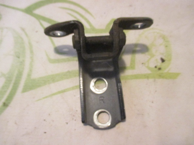 Петля двери Toyota RAV 4 (XA30) 2005-2010 на Toyota RAV 4 (XA30)