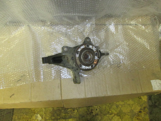 Кулак поворотный передний правый Volvo XC90  2002-2006 на Volvo XC90 
