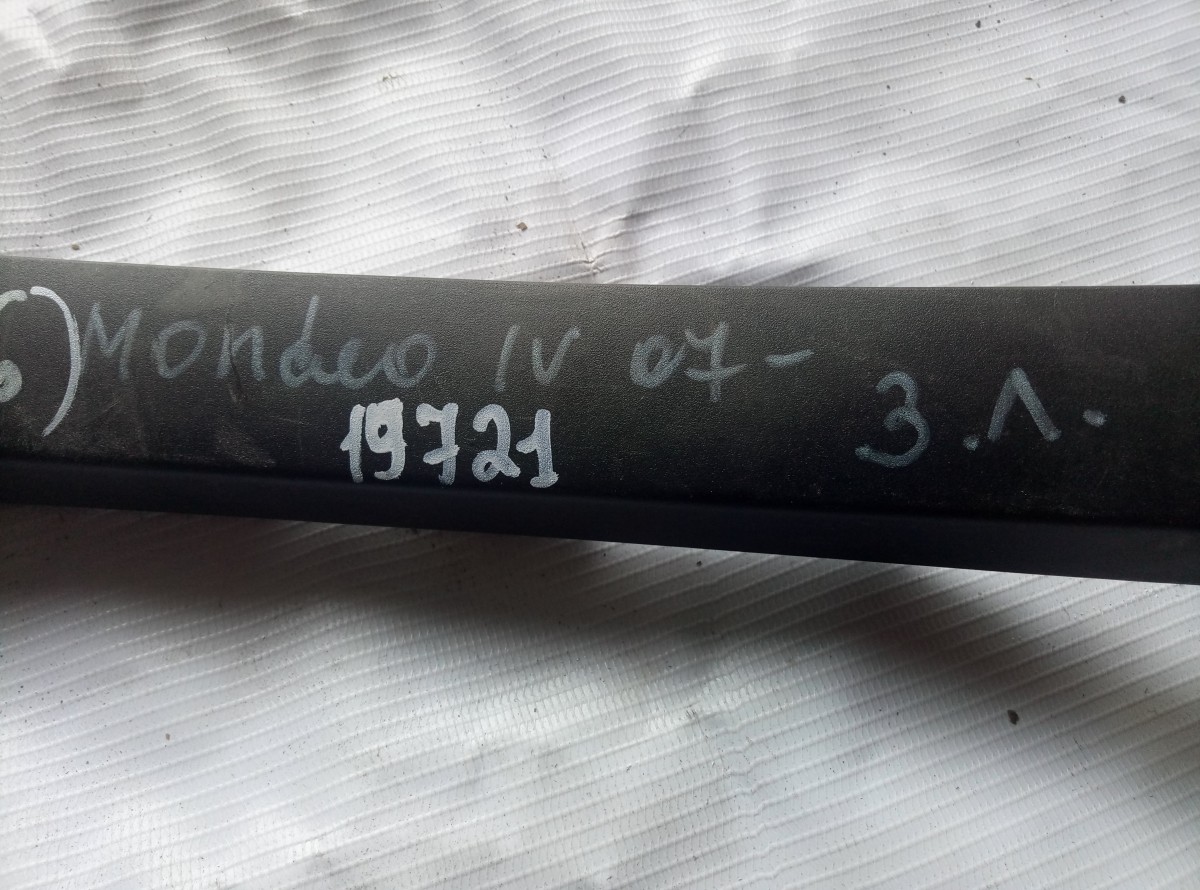 Обшивка арки стекла двери задней левой Ford MONDEO 4  на Ford Mondeo 4