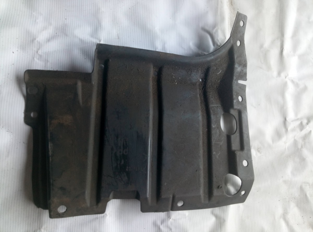 Пыльник двигателя Mitsubishi Airtrek 2001-     MP974002 на Mitsubishi Airtrek 