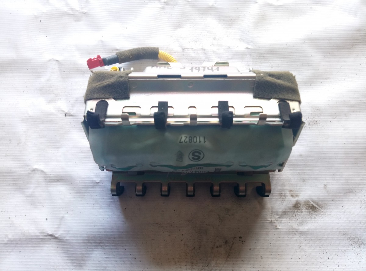 Подушка в торпедо Mitsubishi Lancer 9  на Mitsubishi Lancer 9
