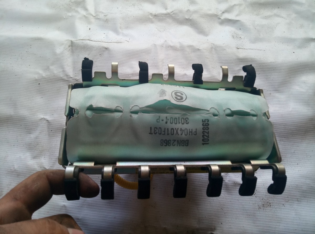 Подушка в торпедо Mitsubishi Lancer 9  на Mitsubishi Lancer 9