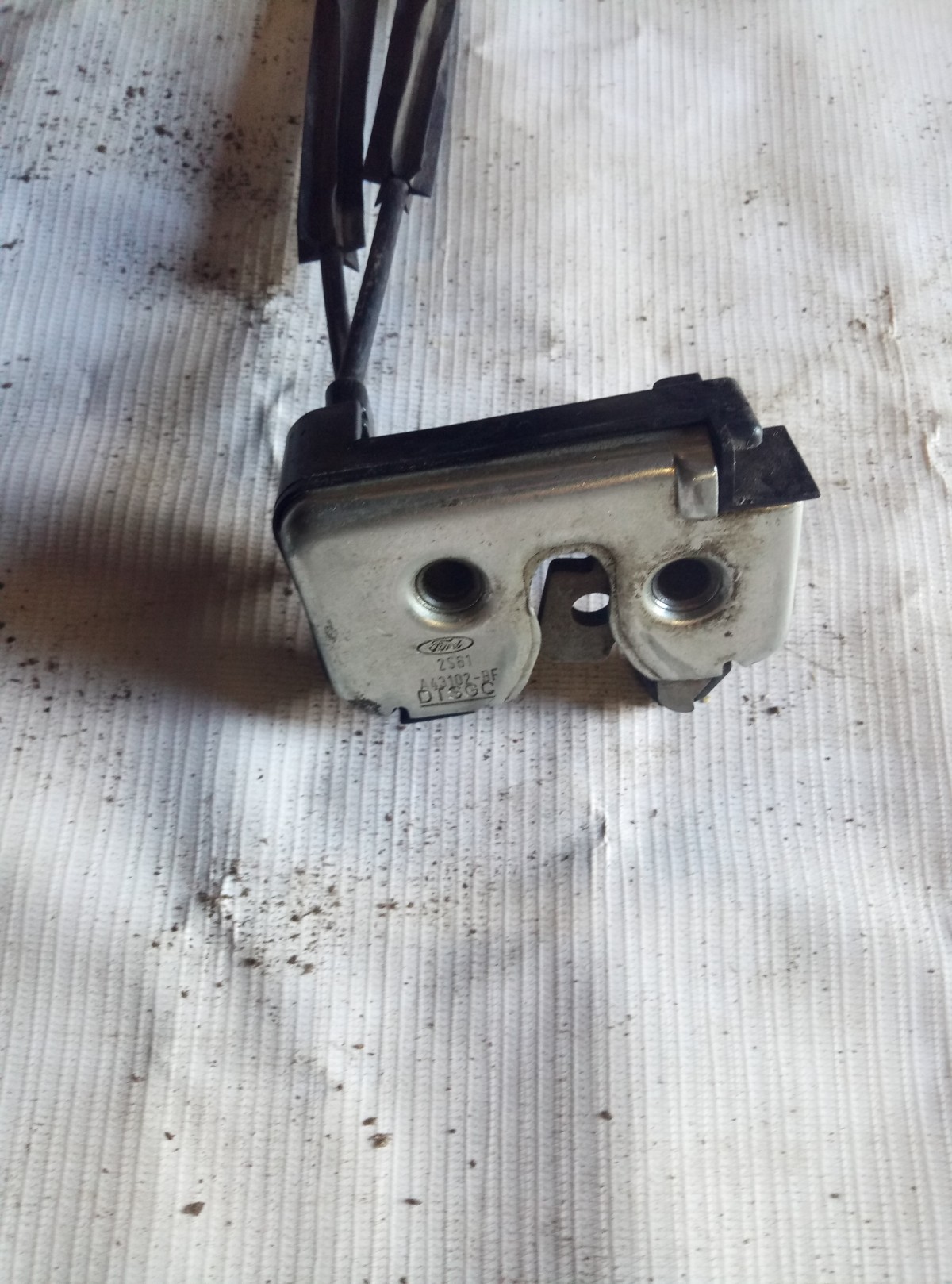 Замок двери Ford Fiesta 4  2001-2008 на Ford Fiesta 4
