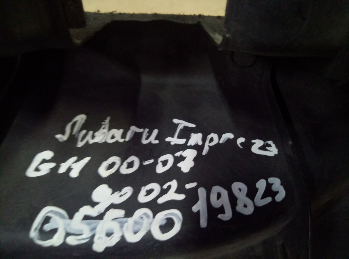 Накладка на порог Subaru Tribeca 2000-2007 на Subaru Tribeca 