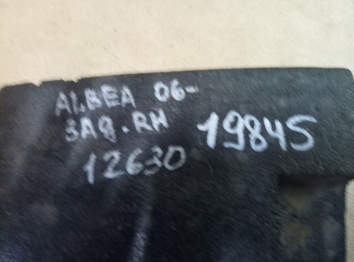 Наполнитель переднего бампера Fia Albea 2004> на Fiat Albea 