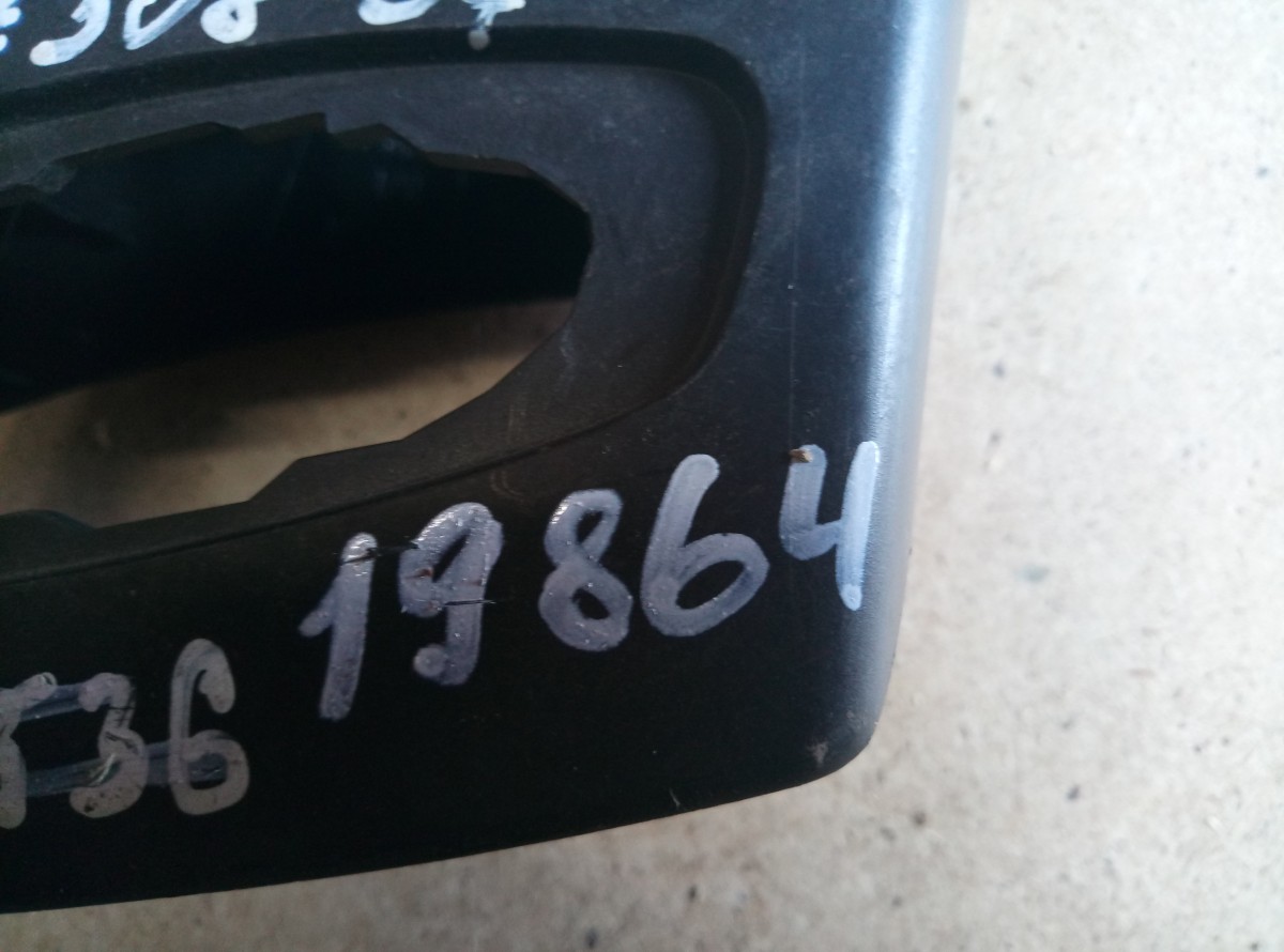 накладка зеркала левого Peugeot 308 2007> на Peugeot 308
