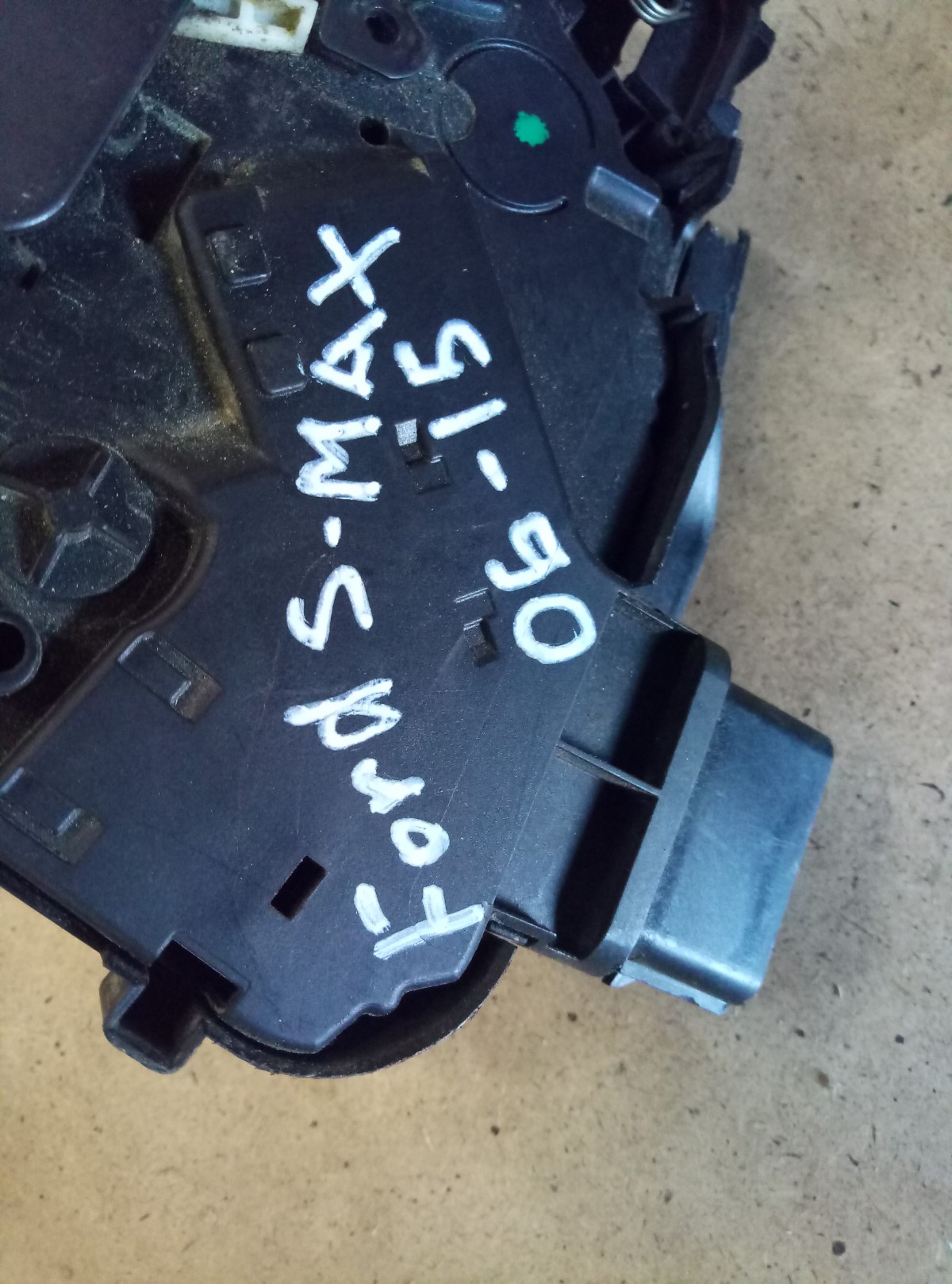 Замок двери передней левой Ford C-MAX на Ford C-MAX 1