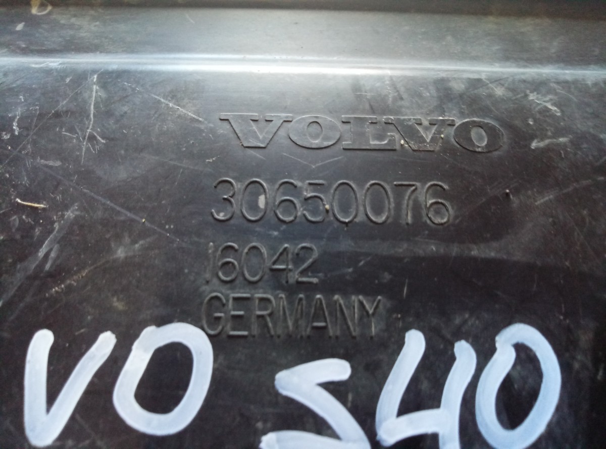 Корпус воздушного фильтра Volvo S40 2004-2009 на Volvo S40 