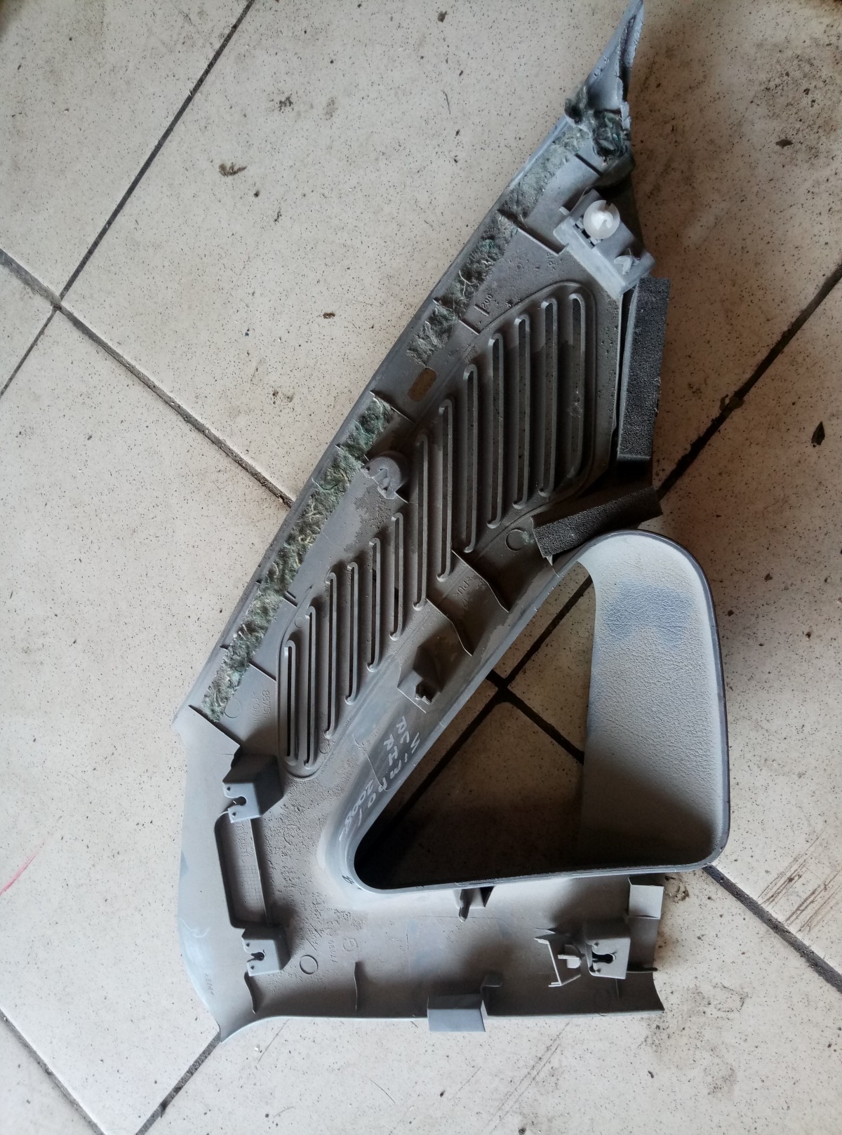 Обшивка стойки Renault Symbol 2008 > 769354281R на Renault Symbol 2