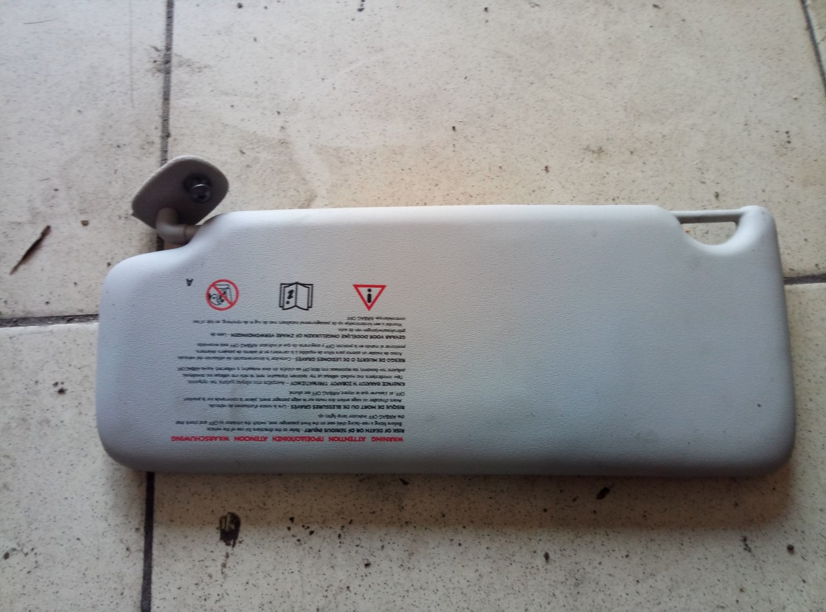 Козырек солнцезащитный RH Renault Symbol 2008> на Renault Symbol 2