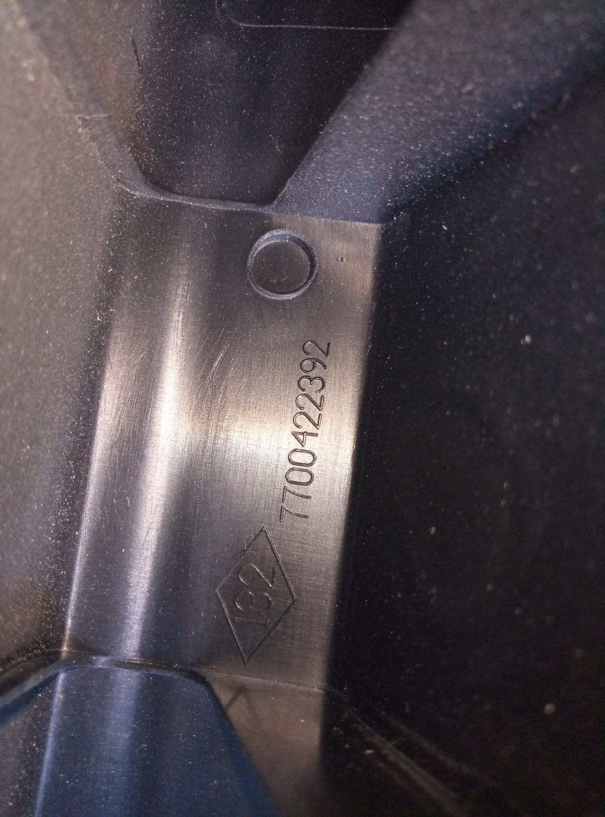 Накладка декоративная Renault Symbol 2 2008 7700422392 на Renault Symbol 2