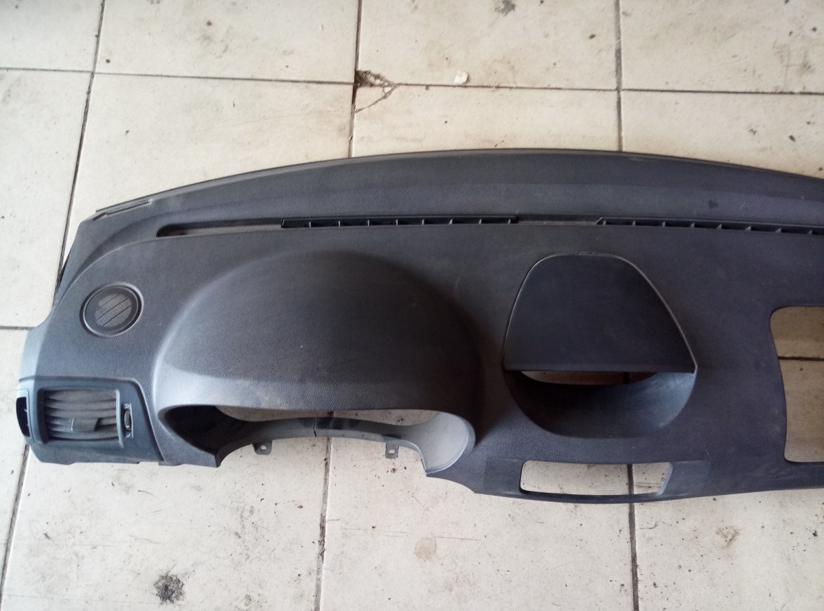 Торпедо Renault Symbol 2 2008 верхняя часть на Renault Symbol 2