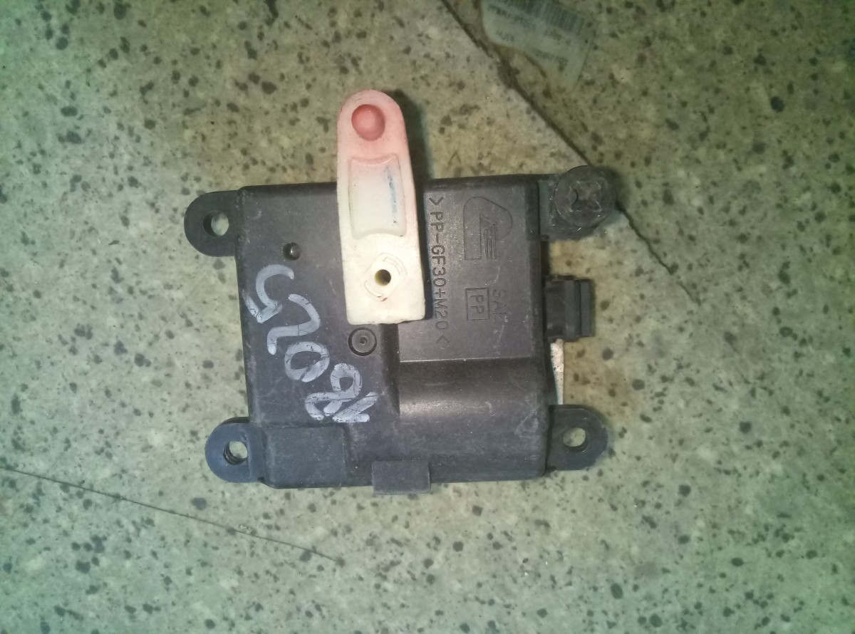 Блок электронный Nissan Qashqai 2006-2014 на Nissan Qashqai J10