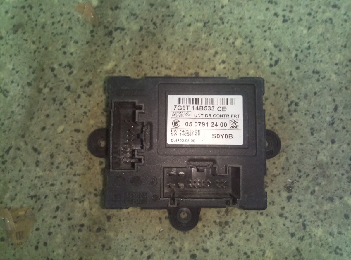 Блок электронный Hyundai Solaris 2010- на Ford Mondeo 4