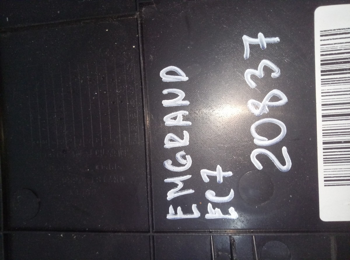 Накладка торпеды правая GEELY EMGRAND EC7>MR718106802299 на Geely Emgrand EC7 