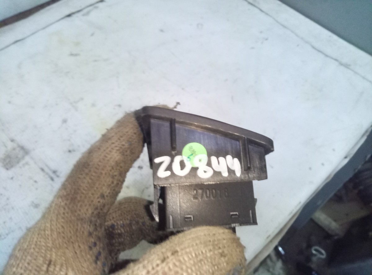 Блок Кнопок GEELY EMGRAND EC7 на Geely Emgrand EC7 