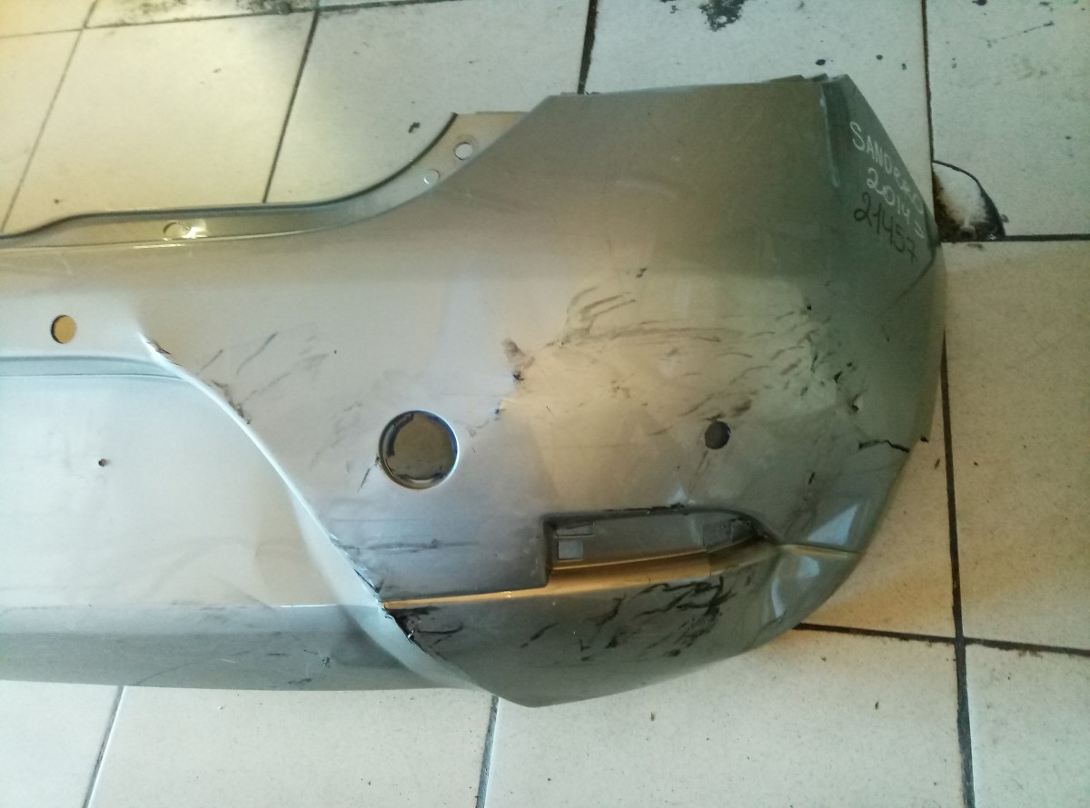 Бампер задний Renault Sandero  на Renault Sandero 