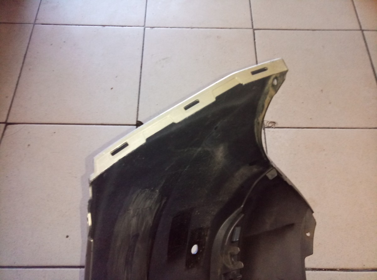 Бампер задний Renault Sandero  на Renault Sandero 