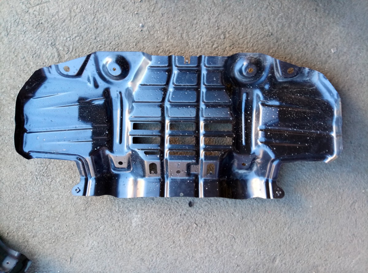  защита двигателя TOYOTA HILUX 2016-2017    51420KK010 на Toyota Hilux 6