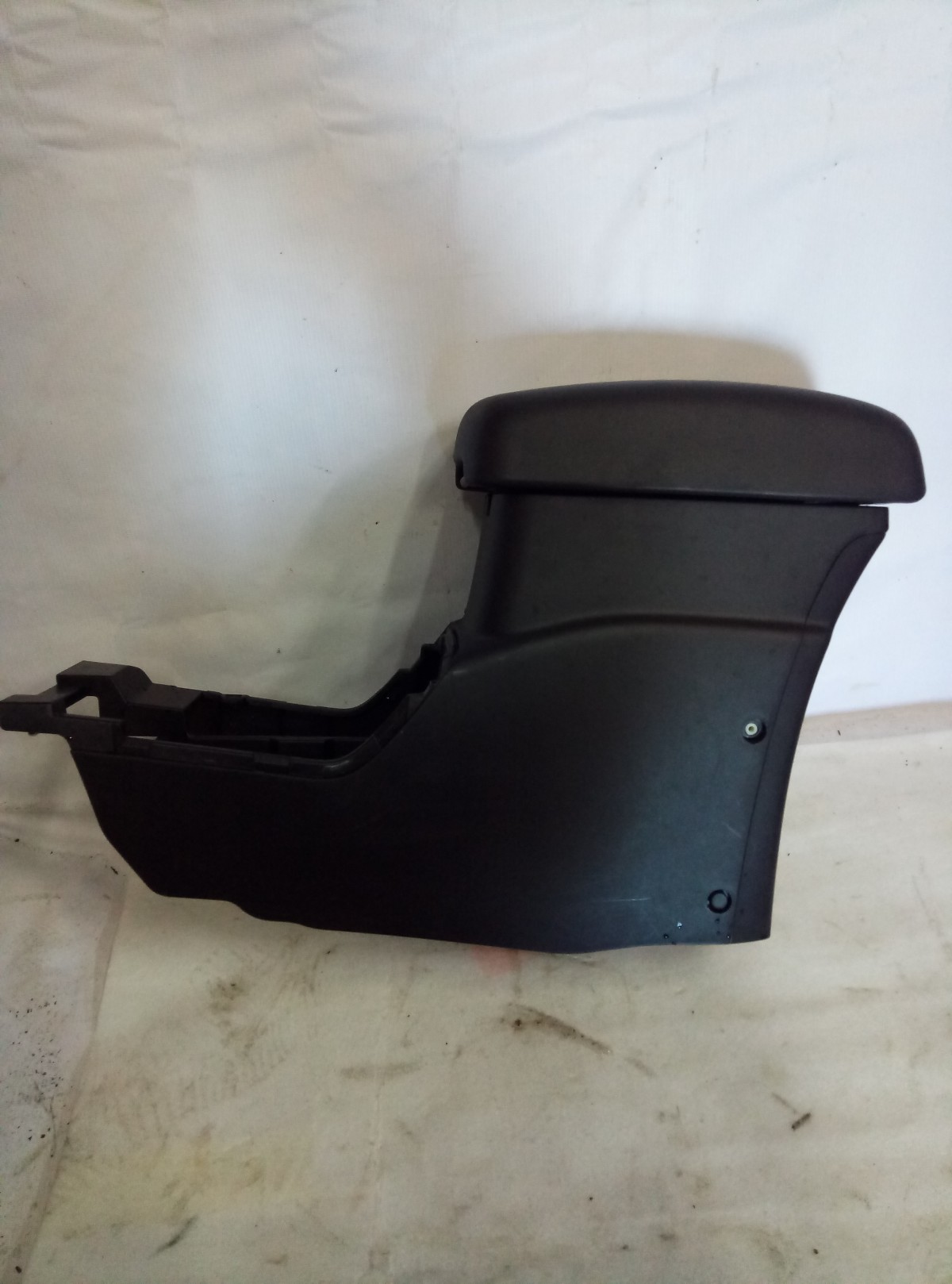 Подлокотник Mitsubishi ASX на Mitsubishi ASX 
