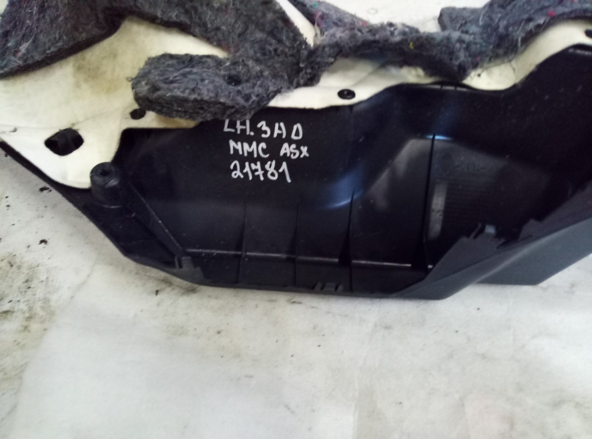 Обшивка багажника задняя левая Mitsubishi ASX на Mitsubishi ASX 
