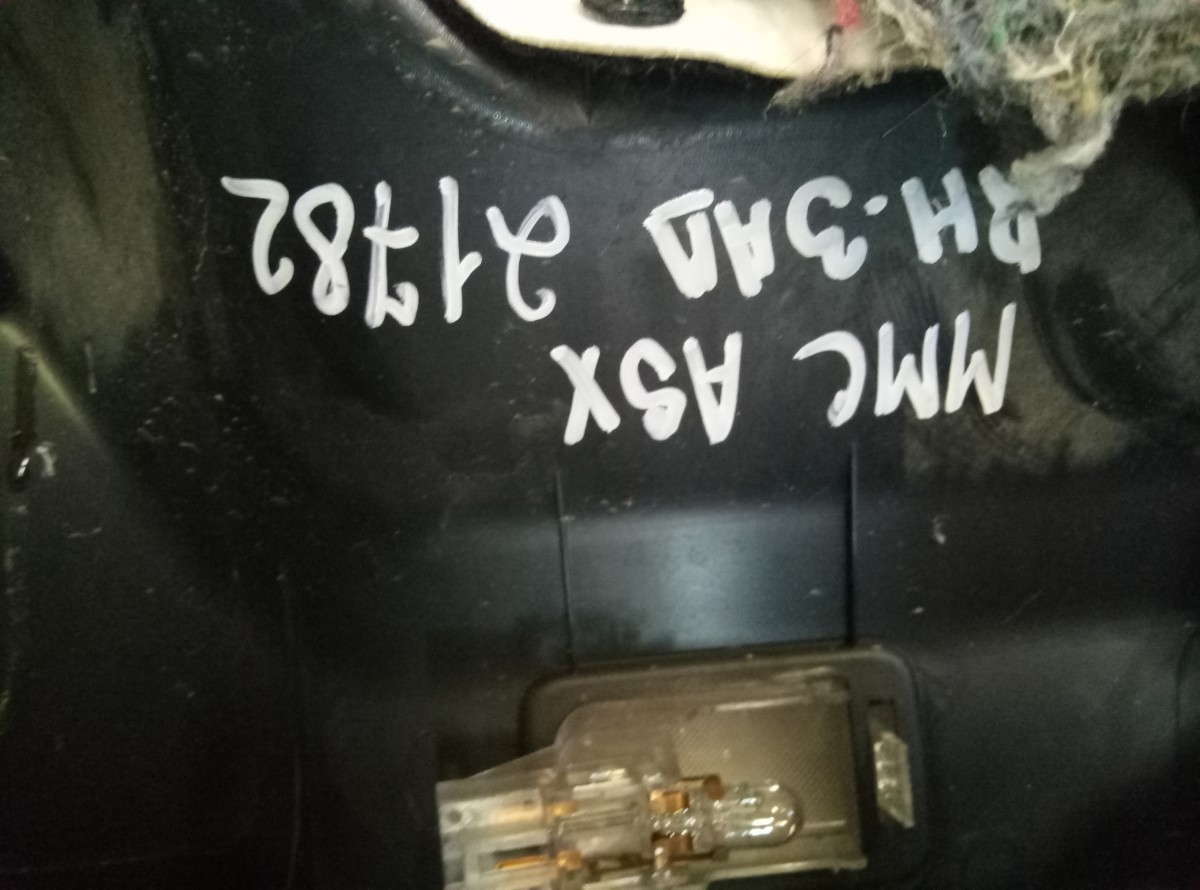 Обшивка багажника задняя правая Mitsubishi ASX на Mitsubishi ASX 