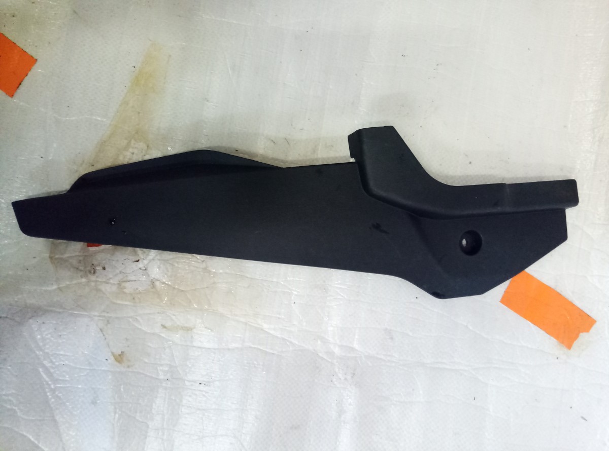 Накладка консоли Mitsubishi ASX 8011A824ZZ на Mitsubishi ASX 