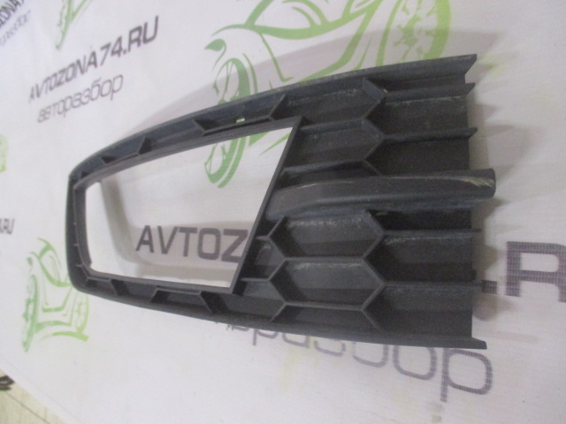 Решетка в бампер правая Skoda Octavia A7 2013-н.в. на Skoda Octavia A7