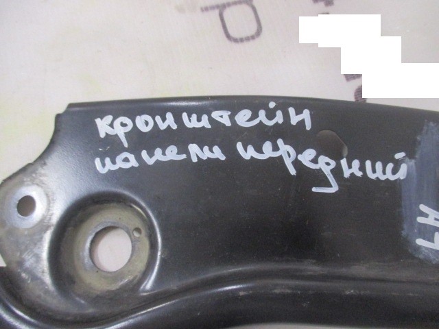 Кронштейн крепления фары Volkswagen Caddy 3 2004-2010 на Volkswagen Caddy 3