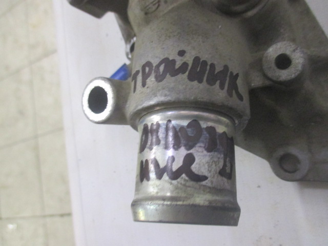 Фланец двигателя системы охлаждения Nissan Qashqai J10 2006-2010 на Nissan Qashqai J10