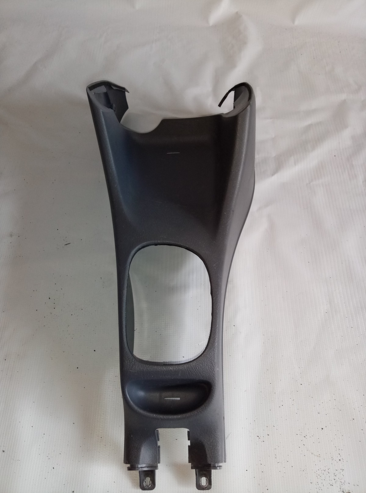 Накладка на центральная консоль  Hyundai Accent 8461125010 на Hyundai Accent 