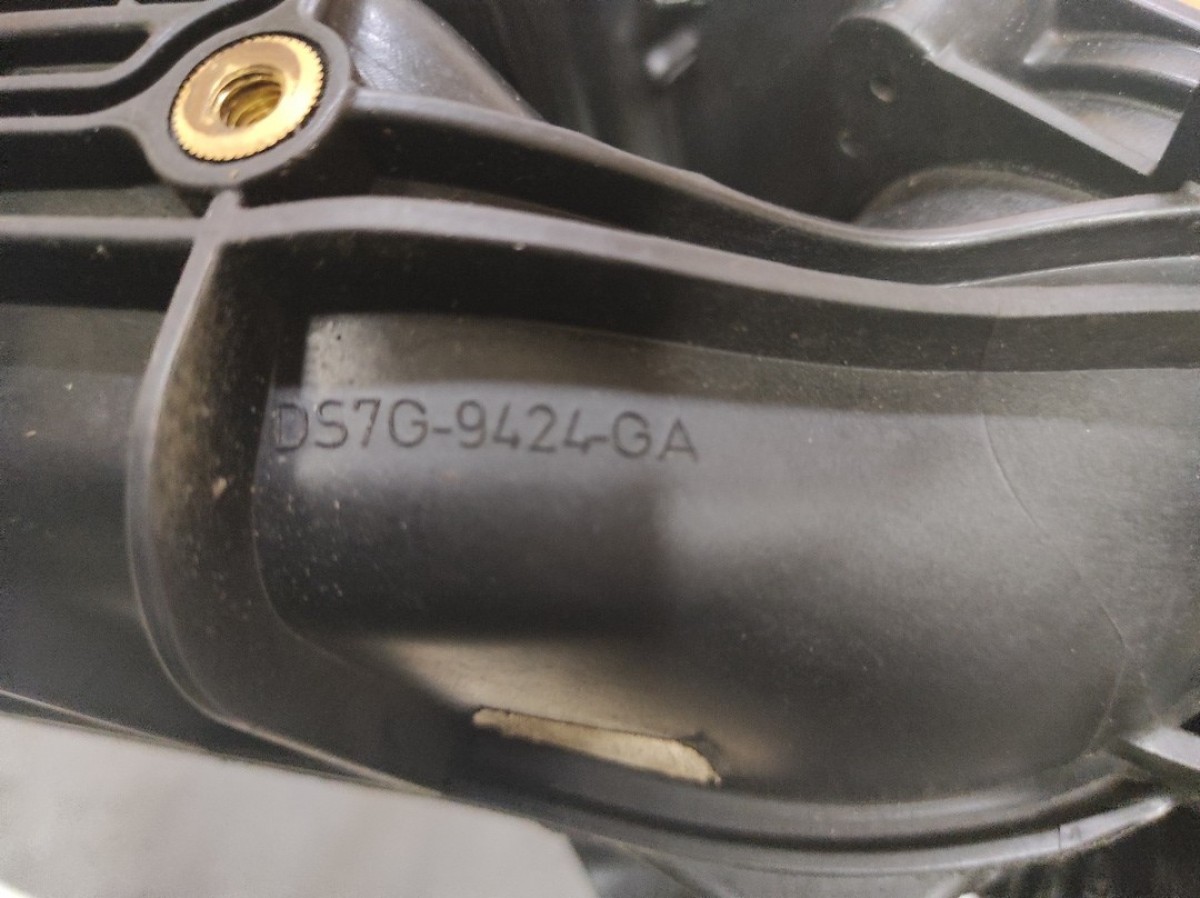  Коллектор впускной Ford Focus III CB8 на Ford Focus 2