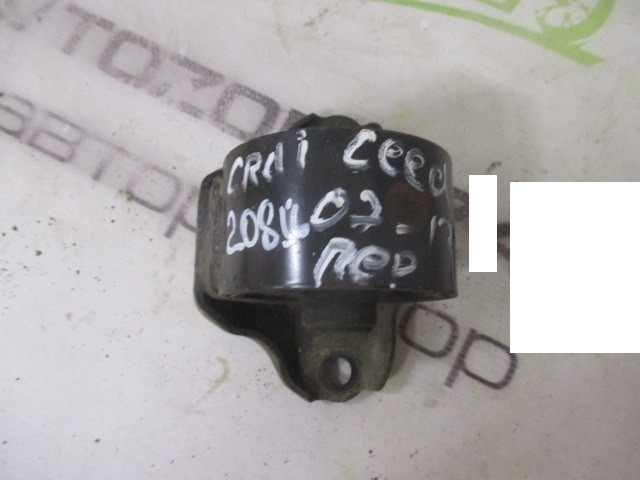 Кронштейн двигателя передний Kia Ceed (ED) 2006-2012 на Kia Ceed (ED)