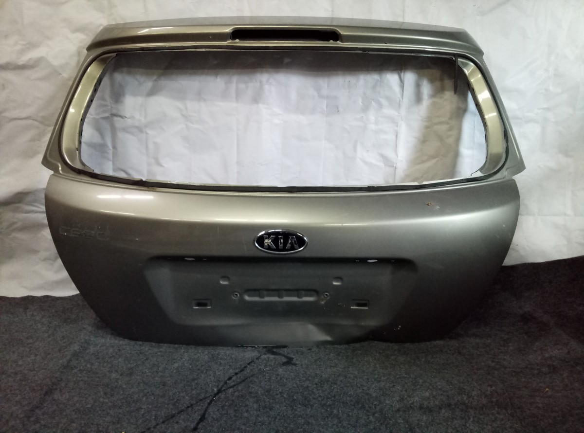 Крышка багажника Kia Ceed  на Kia Ceed (ED)