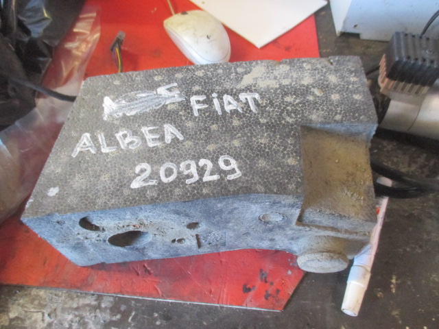 Наполнитель заднего бампера Fiat AlbeaРестайлинг 2004-2012 на Fiat AlbeaРестайлинг
