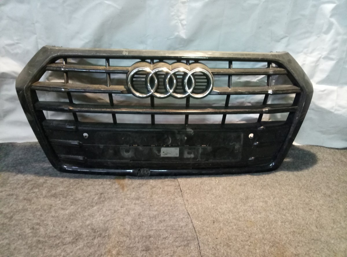 Решетка радиатора Audi Q5 на Audi Q5 8R